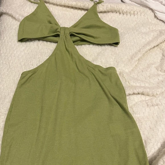 Green Dress - Picture 3 of 3